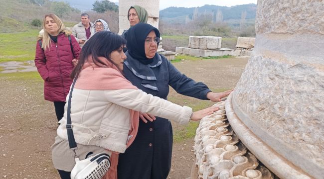 Görme engelliler tarihi dokunarak keşfetti