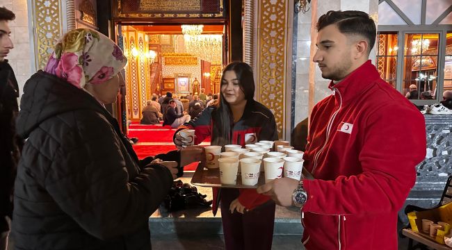 Kızılay Manisa’dan Miraç Gecesi’nde Süt ve Lokumlu Bisküvi İkramı