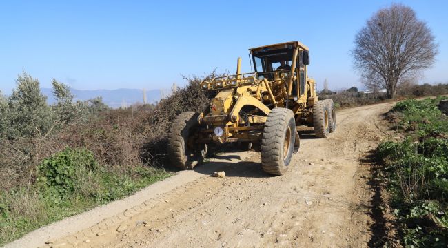 Turgutlu Belediyesi Fen İşleri Ekiplerinden 11 Kırsal Mahallede Yol Düzenleme Çalışması